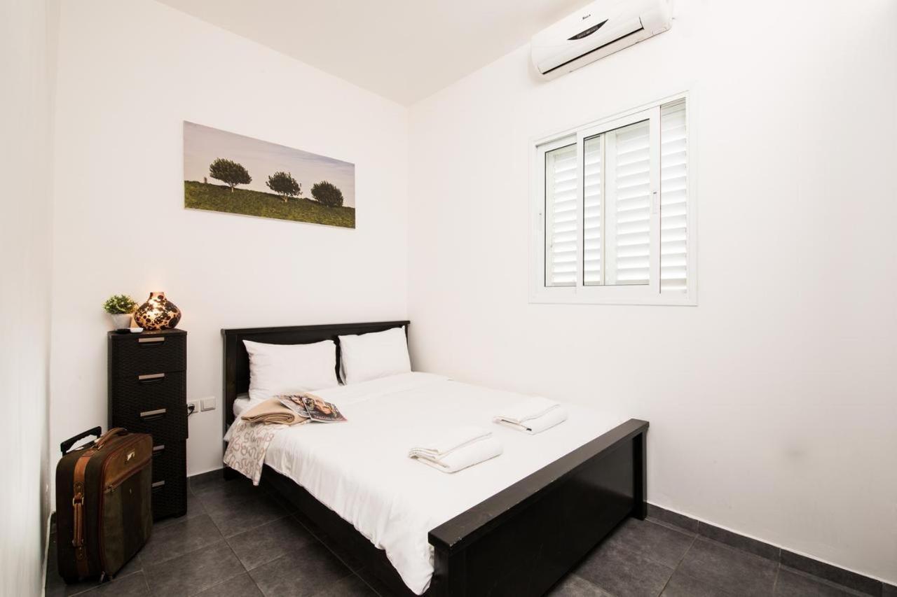Miraks Harav Kuk Apartment Tel Aviv Exterior foto